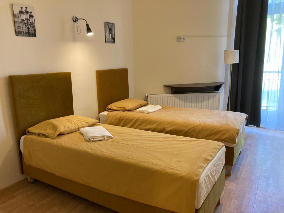 Hello Aparthotels Краків Екстер'єр фото
